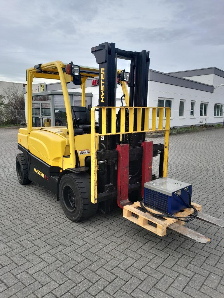 Hyster-J5.0XN6-Elektro 4 Rad-Stapler-www.htc-stapler.de