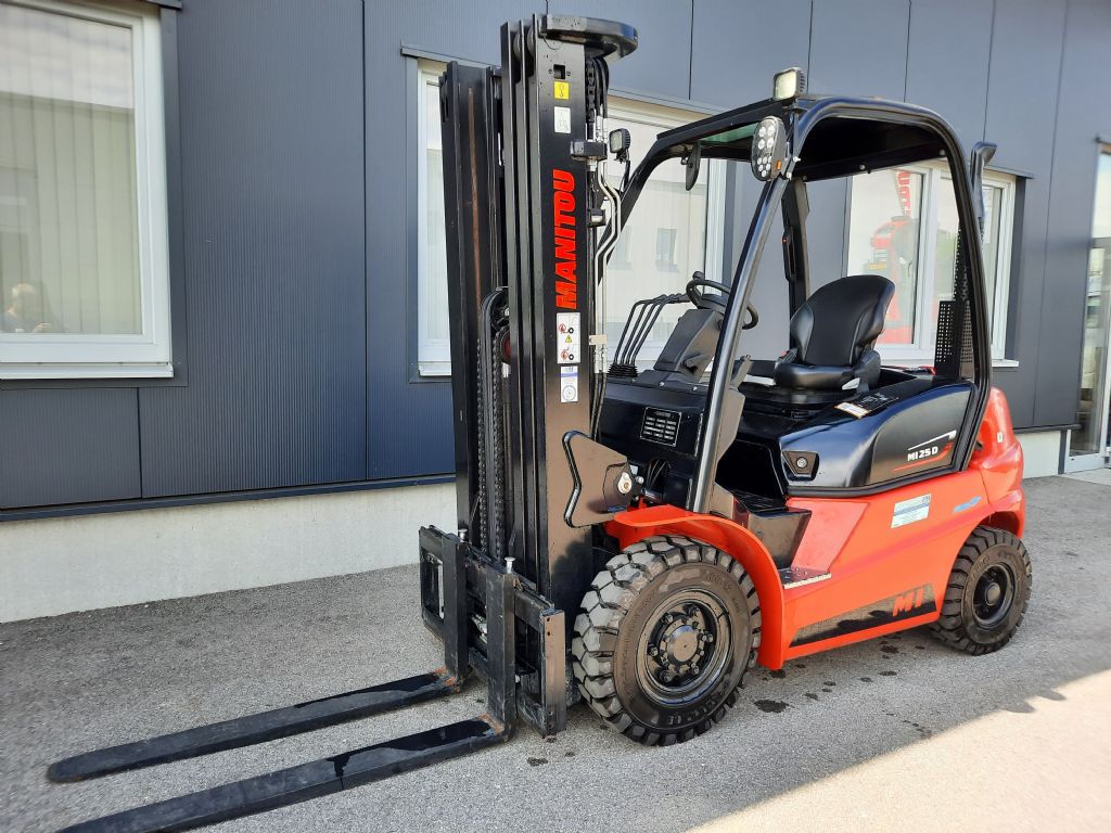 Manitou MI 25 D Triplex 4700mm Demo Dieselstapler www.huh-staplerservice.at