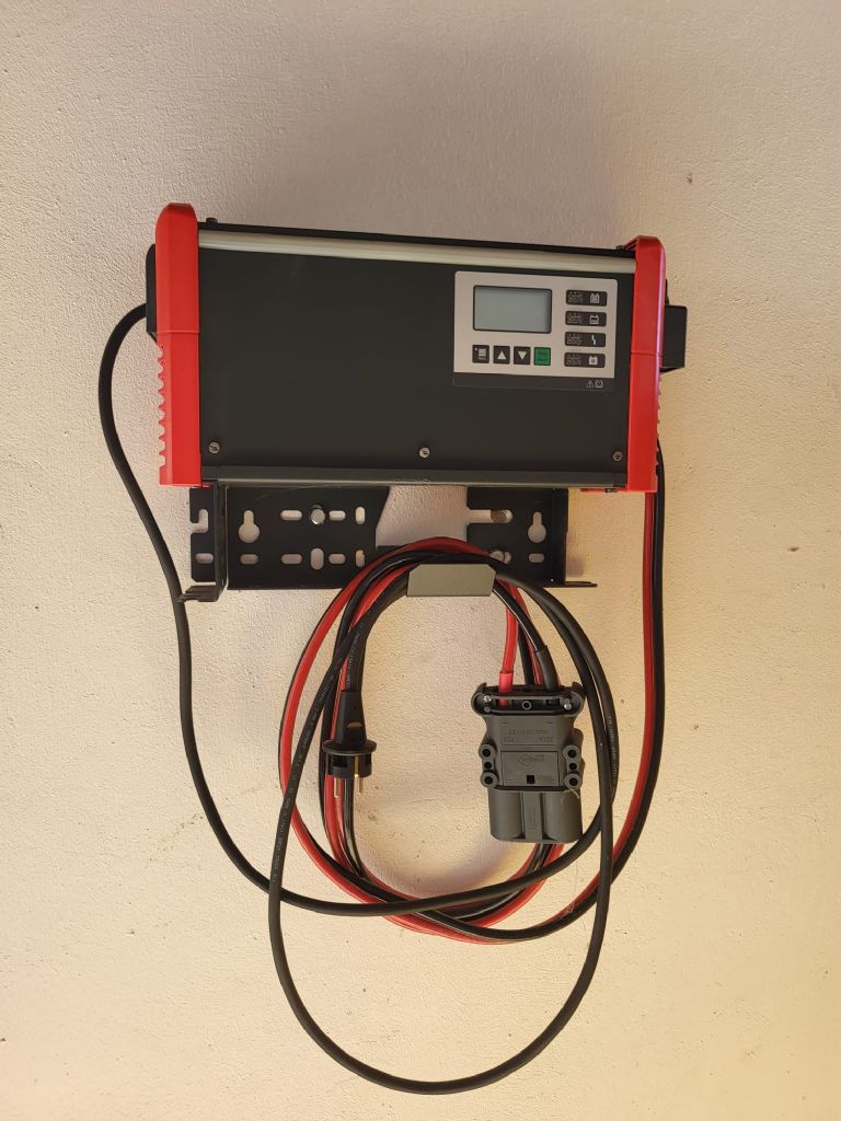 Manitou ME 316 Elektro 3 Rad-Stapler www.huh-staplerservice.at Manitou ME 316 Elektro 3 Rad-Stapler www.huh-staplerservice.at