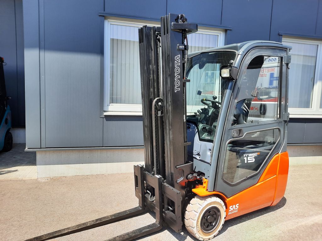 Toyota 8 FBET 15 Triplex, Vollkabine Elektro 3 Rad-Stapler www.huh-staplerservice.at
