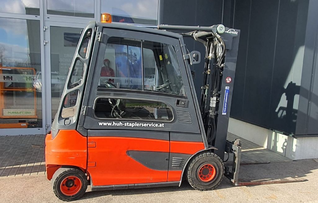 Linde E30L-01 Elektro 4 Rad-Stapler www.huh-staplerservice.at
