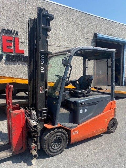 Toyota 8FBMT25 Electric 4-wheel forklift www.ihgroup.be