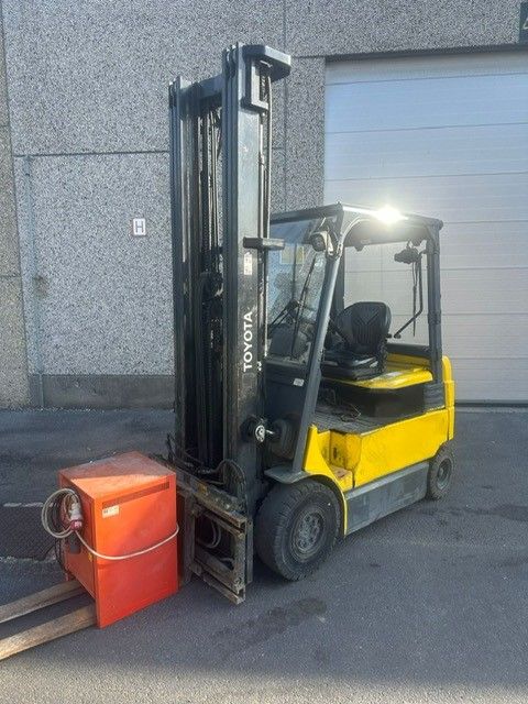 Toyota 7FBMF25 Electric 4-wheel forklift www.ihgroup.be