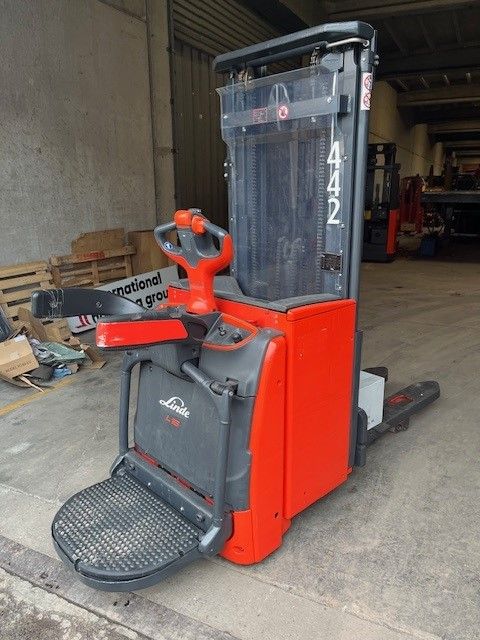 Linde L16APi Pedestrian Stacker www.ihgroup.be