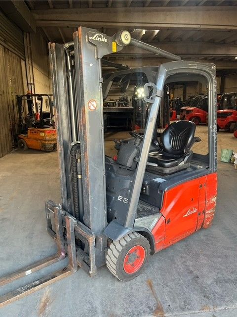 Linde E15-01 Elektro 3 Rad-Stapler www.ihgroup.be