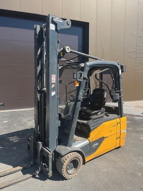 Linde E20L-02 Elektro 3 Rad-Stapler www.ihgroup.be