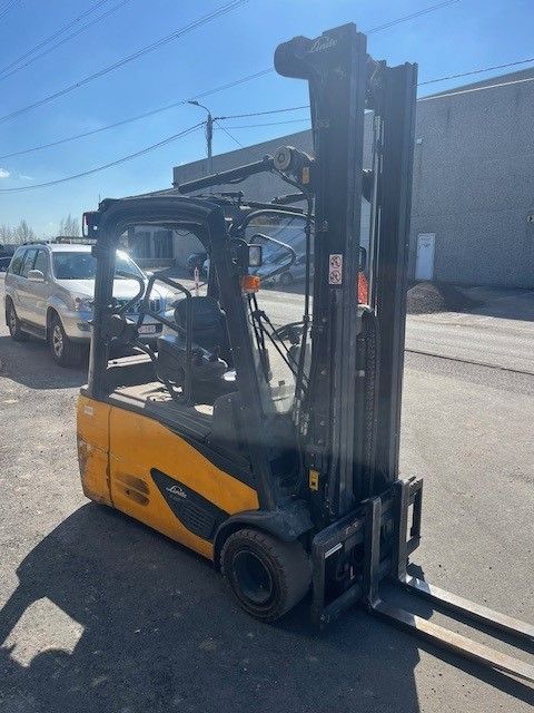 Linde E20L-02 Electric 3-wheel forklift www.ihgroup.be Linde E20L-02 Electric 3-wheel forklift www.ihgroup.be