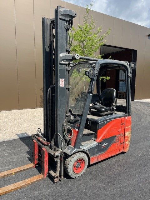 Linde E16H-02 Elektro 3 Rad-Stapler www.ihgroup.be