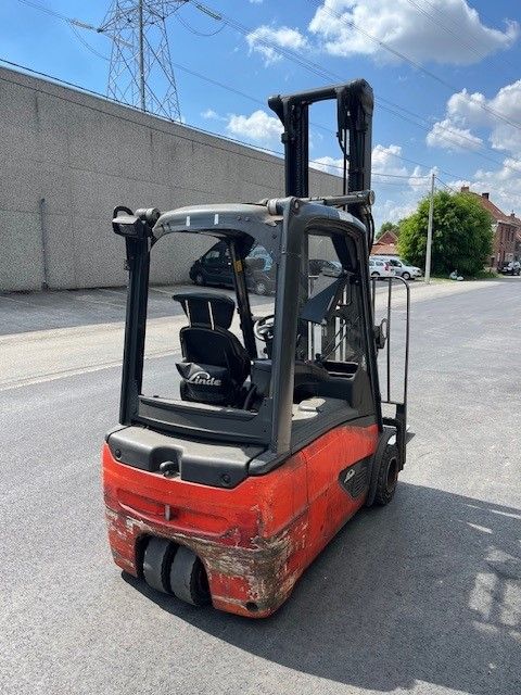 Linde E18L-02 Elektro 3 Rad-Stapler www.ihgroup.be