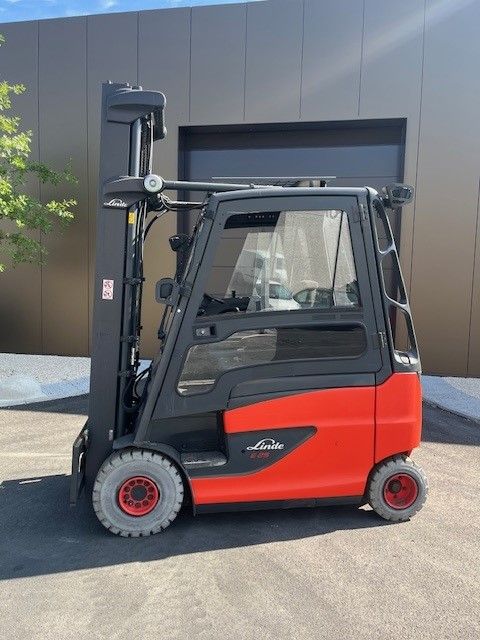 Linde E25HL-01/600 Electric 4-wheel forklift www.ihgroup.be