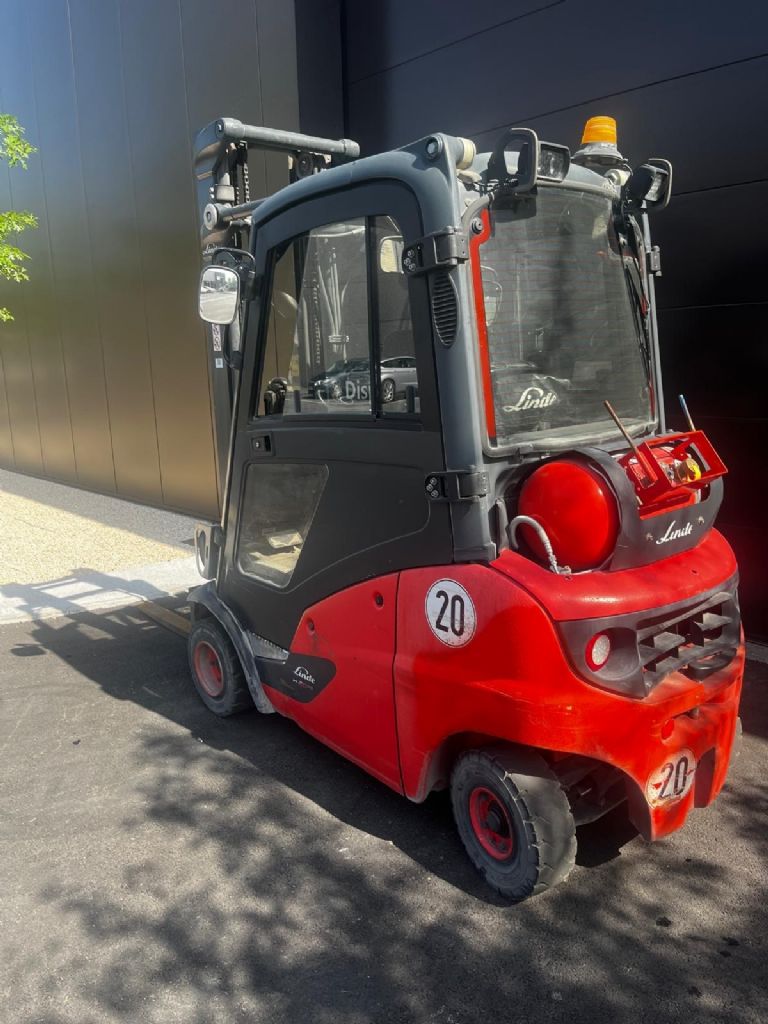Linde H20T-01 LPG Forklifts www.ihgroup.be Linde H20T-01 LPG Forklifts www.ihgroup.be