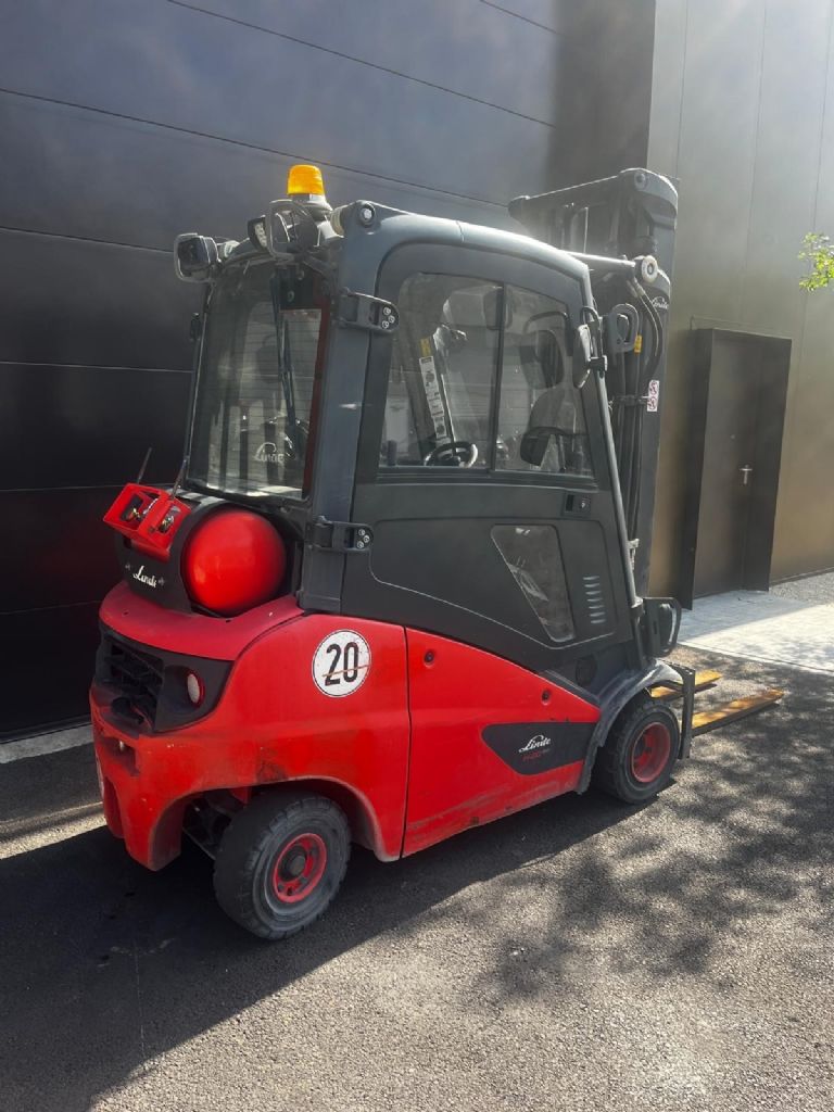 Linde H20T-01 LPG Forklifts www.ihgroup.be Linde H20T-01 LPG Forklifts www.ihgroup.be