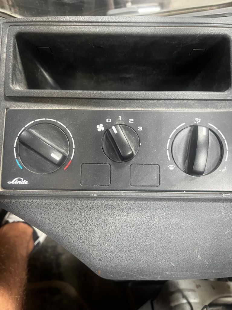 Linde H20T-01 LPG Forklifts www.ihgroup.be Linde H20T-01 LPG Forklifts www.ihgroup.be