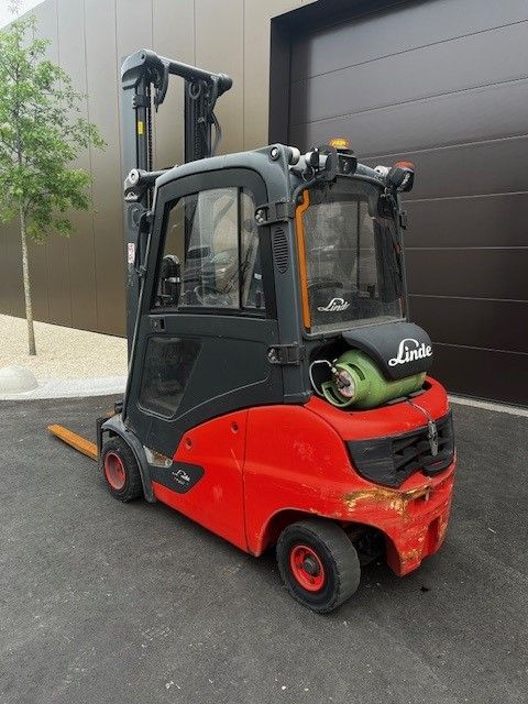 Linde H20T-01 LPG Forklifts www.ihgroup.be Linde H20T-01 LPG Forklifts www.ihgroup.be