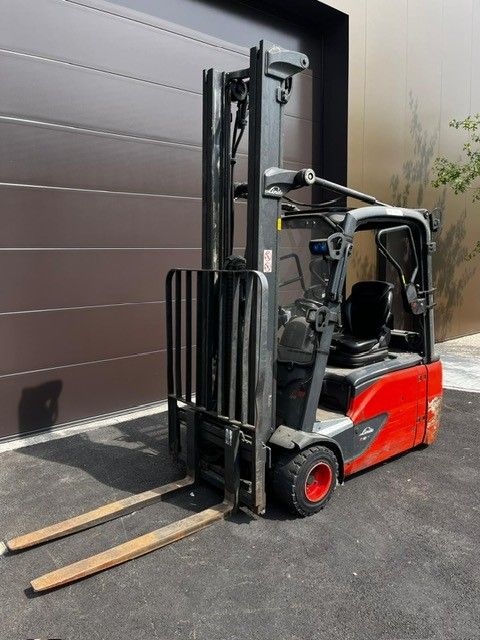 Linde E18L-02 Electric 3-wheel forklift www.ihgroup.be