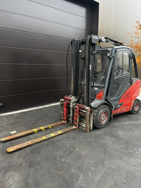 Linde H30D-02 Dieselstapler www.ihgroup.be Linde H30D-02 Dieselstapler www.ihgroup.be