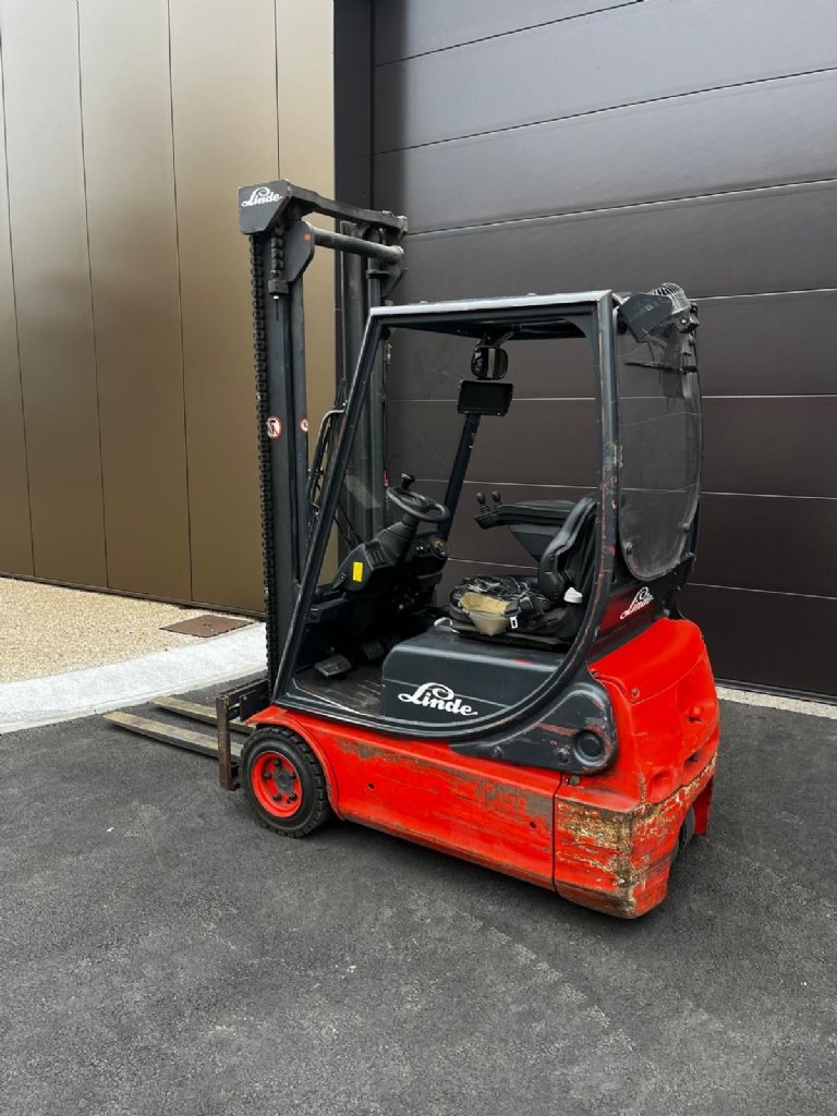 Linde E14-02 Elektro 3 Rad-Stapler www.ihgroup.be Linde E14-02 Elektro 3 Rad-Stapler www.ihgroup.be