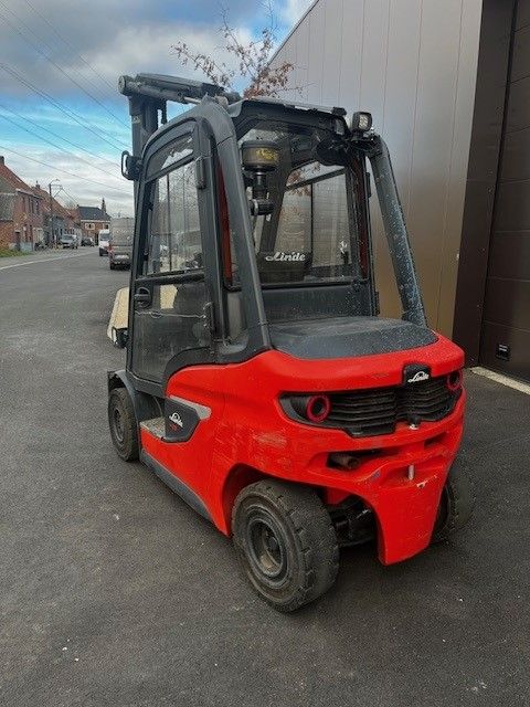Linde H25D-01 Chariot diesel www.ihgroup.be Linde H25D-01 Chariot diesel www.ihgroup.be