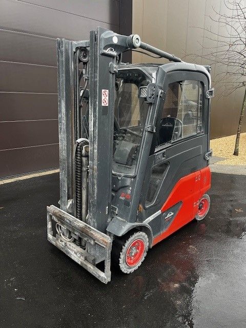 Linde E16P-02 Elektro 4 Rad-Stapler www.ihgroup.be Linde E16P-02 Elektro 4 Rad-Stapler www.ihgroup.be