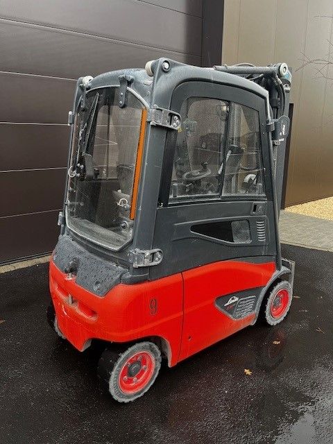 Linde E16P-02 Electric 4-wheel forklift www.ihgroup.be Linde E16P-02 Electric 4-wheel forklift www.ihgroup.be