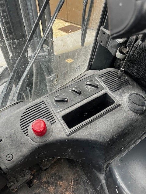 Linde E16P-02 Electric 4-wheel forklift www.ihgroup.be Linde E16P-02 Electric 4-wheel forklift www.ihgroup.be