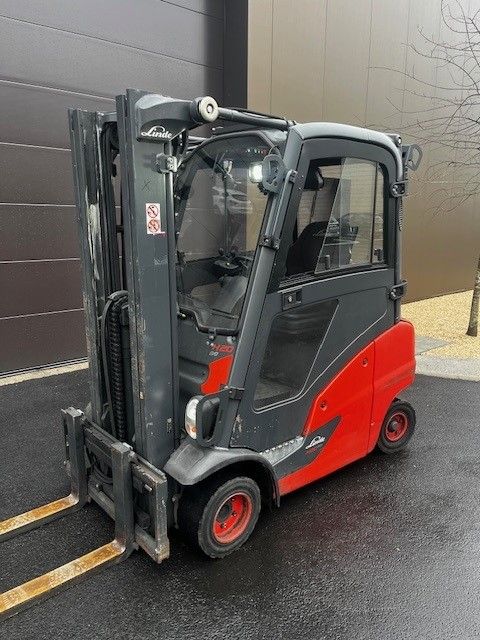 Linde H20T-01 Treibgasstapler www.ihgroup.be
