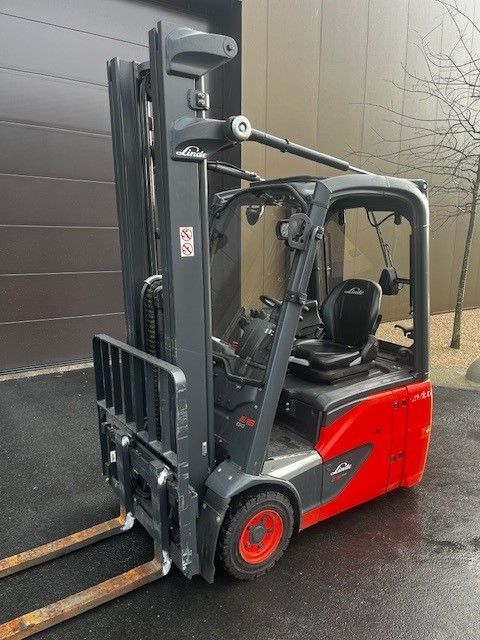 Linde E16C-02 Elektro 3 Rad-Stapler www.ihgroup.be
