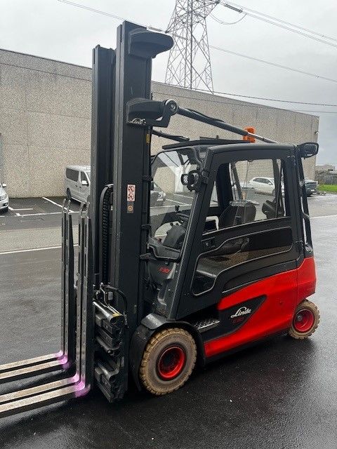 Linde E30L-01 Elektro 4 Rad-Stapler www.ihgroup.be Linde E30L-01 Elektro 4 Rad-Stapler www.ihgroup.be