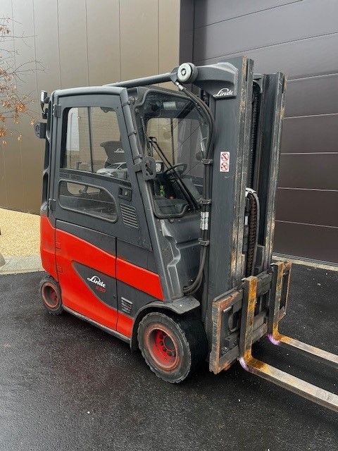 Linde E30H-01/600 Elektro 4 Rad-Stapler www.ihgroup.be Linde E30H-01/600 Elektro 4 Rad-Stapler www.ihgroup.be