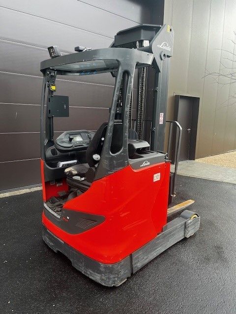Linde R14-01 Schubmaststapler www.ihgroup.be