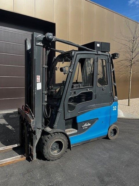 Linde E35HL-01 Elektro 4 Rad-Stapler www.ihgroup.be