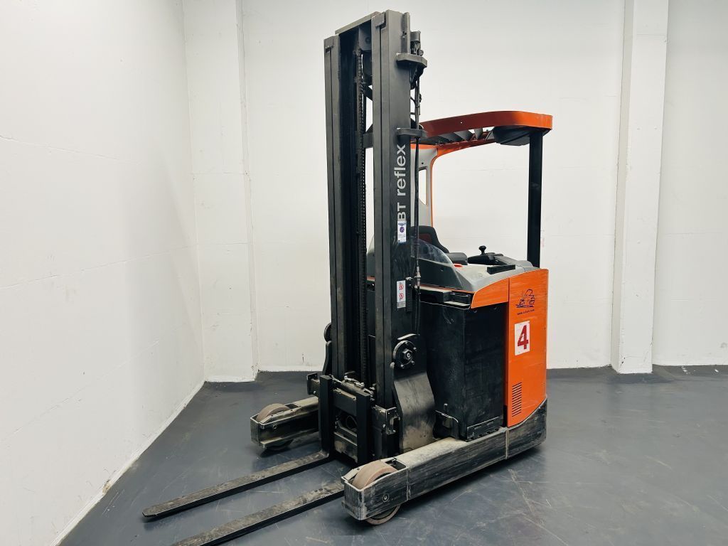 BT RRE140 Schubmaststapler www.isfort.com