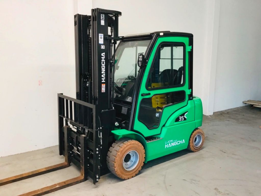 Hangcha CPD35 - Lithium Ion Batterie  Electric 4-wheel forklift www.isfort.com