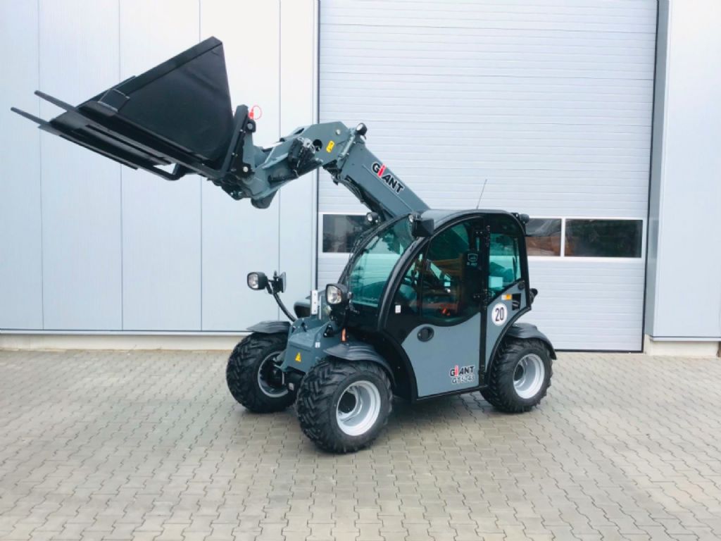 Giant GT5048 inkl. Schaufel und Palettengabel Telehandler / Telescope Forklift www.isfort.com