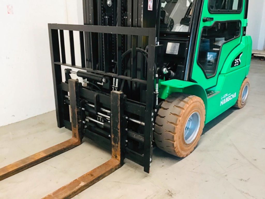 Hangcha CPD35 - Lithium Ion Batterie Elektro 4 Rad-Stapler www.isfort.com Hangcha CPD35 - Lithium Ion Batterie Elektro 4 Rad-Stapler www.isfort.com