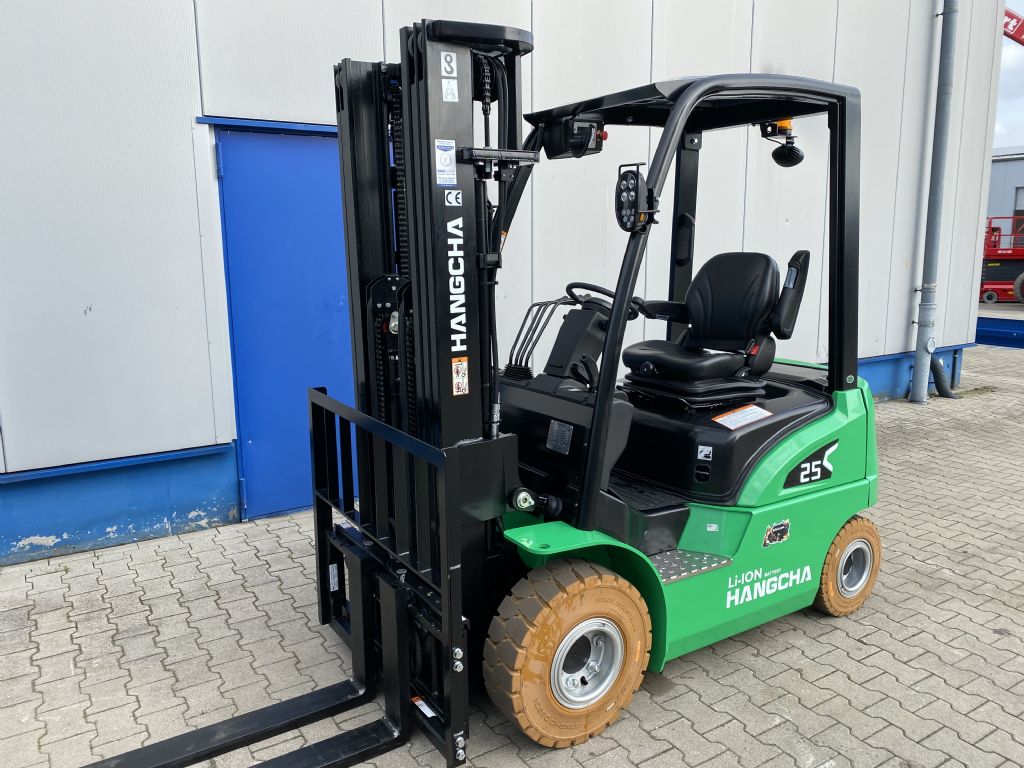 Hangcha CPD25-XD4-SI21 Electric 4-wheel forklift www.isfort.com