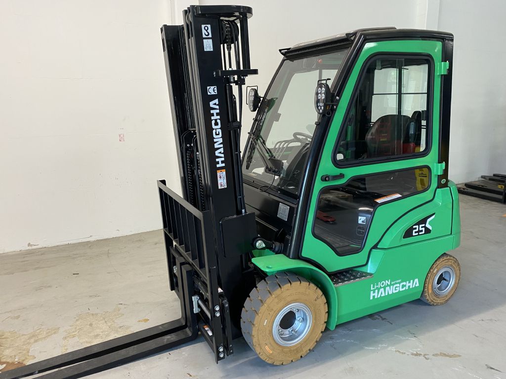 Hangcha CPD25-XD4-SI21 Electric 4-wheel forklift www.isfort.com