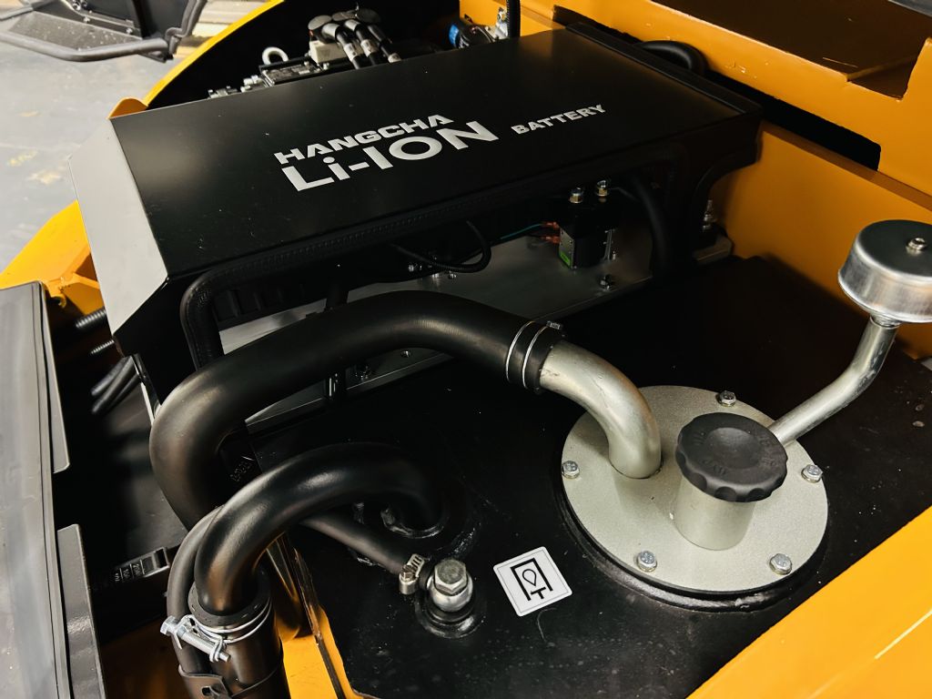 HC Hangcha CPD25-XEY2-SI Electric 4-wheel forklift www.isfort.com HC Hangcha CPD25-XEY2-SI Electric 4-wheel forklift www.isfort.com