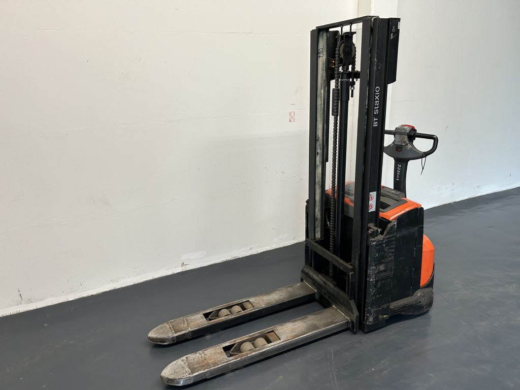 BT SWE120 Hochhubwagen www.isfort.com