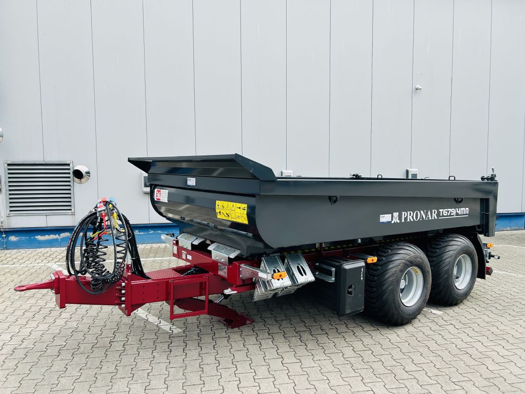 Pronar Bauanhänger mit Auffahrrampen T679/4MN Industrial trailers www.isfort.com Pronar Bauanhänger mit Auffahrrampen T679/4MN Industrial trailers www.isfort.com
