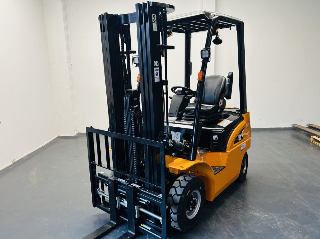 Hangcha CPD18-XEY2-SI Electric 4-wheel forklift www.isfort.com
