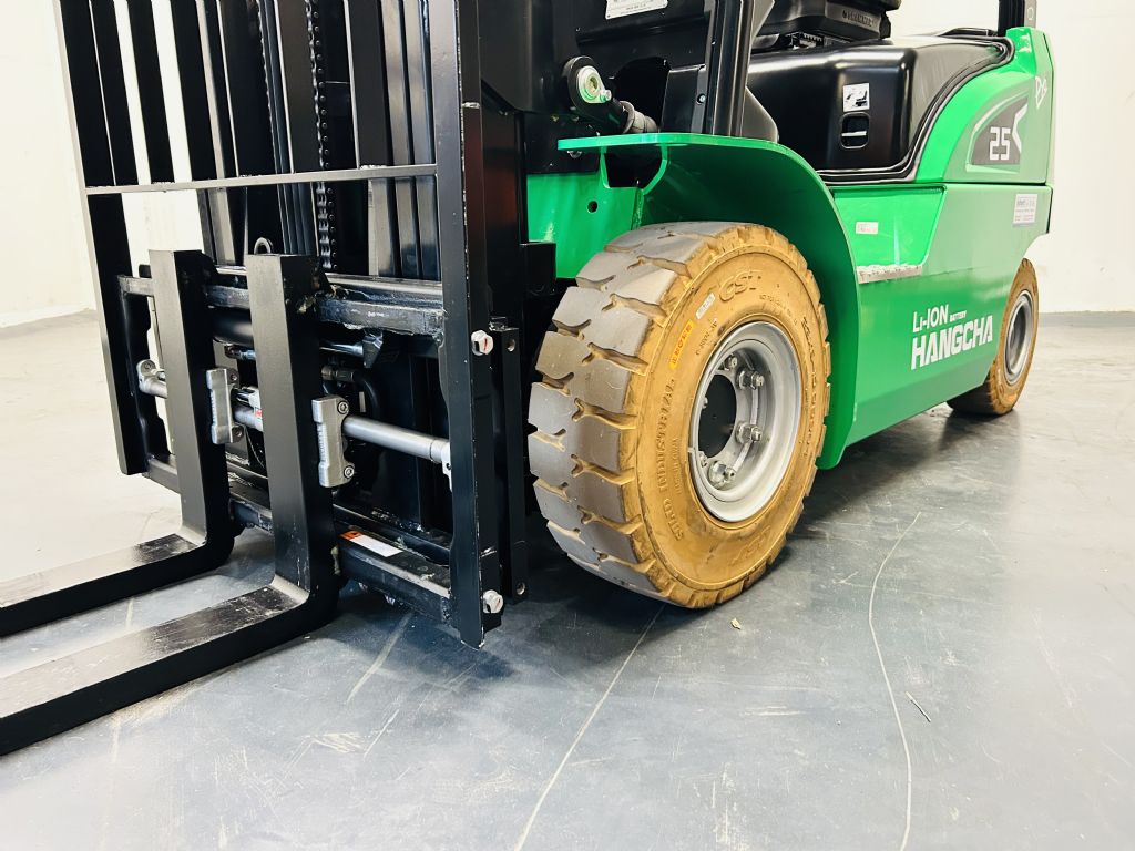 Hangcha CPD25-XCY2-SI Elektro 4 Rad-Stapler www.isfort.com Hangcha CPD25-XCY2-SI Elektro 4 Rad-Stapler www.isfort.com