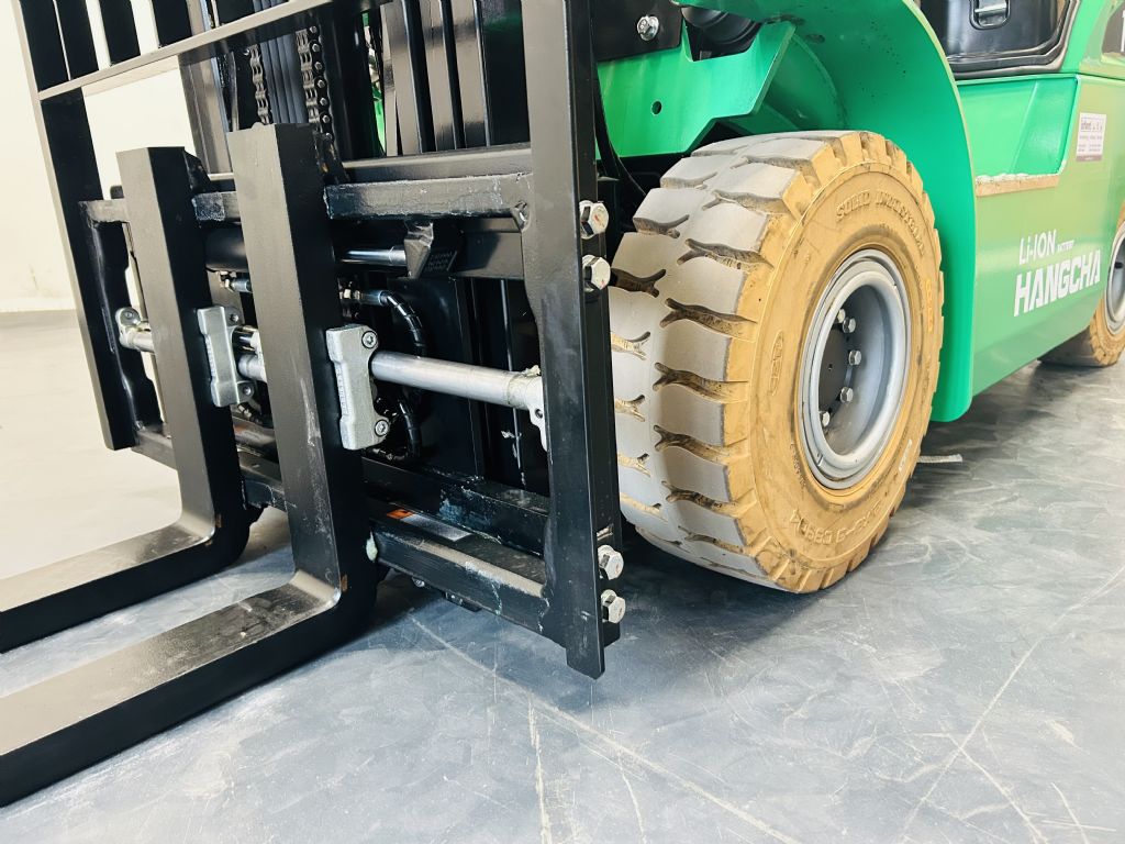 Hangcha CPD18-XCY2-SI Elektro 4 Rad-Stapler www.isfort.com Hangcha CPD18-XCY2-SI Elektro 4 Rad-Stapler www.isfort.com