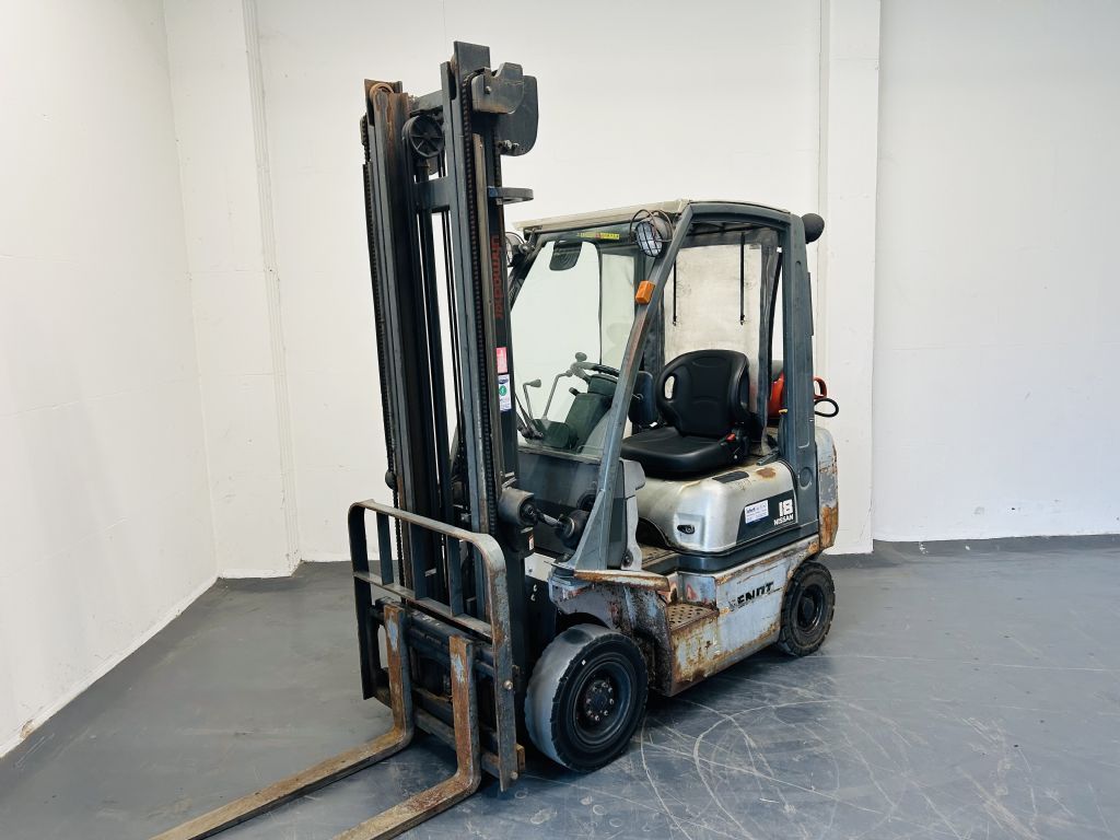 Nissan PD01A18PQ Treibgasstapler www.isfort.com