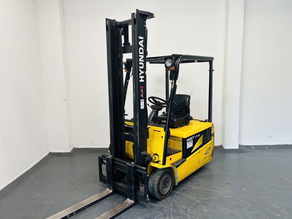 Hyundai Hyundai Electric 3-wheel forklift www.isfort.com