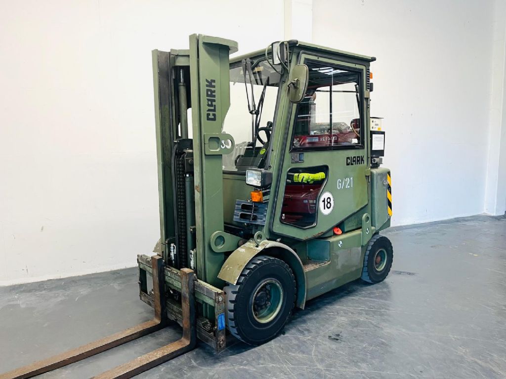 Clark CPD25 Diesel Forklift www.isfort.com