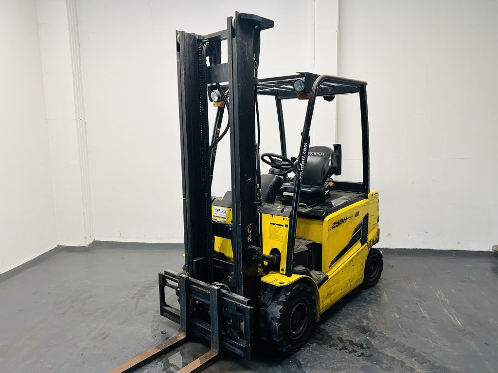 Hyundai 25BH-9 Electric 4-wheel forklift www.isfort.com