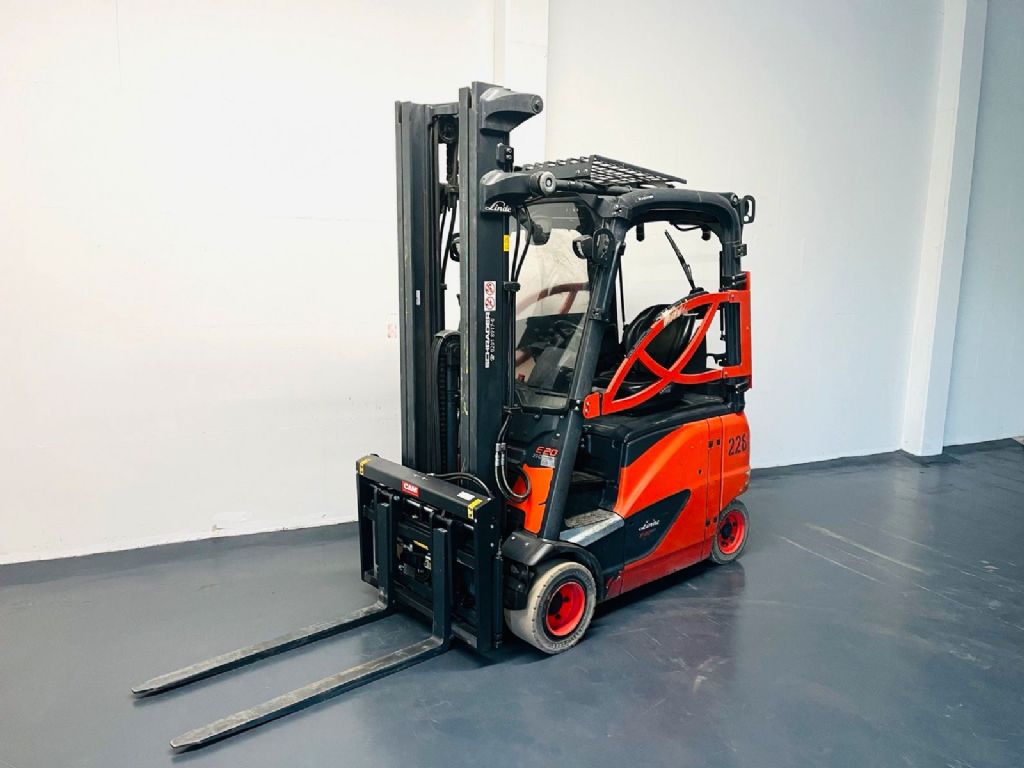 Linde E20PH-02 Electric 4-wheel forklift www.isfort.com