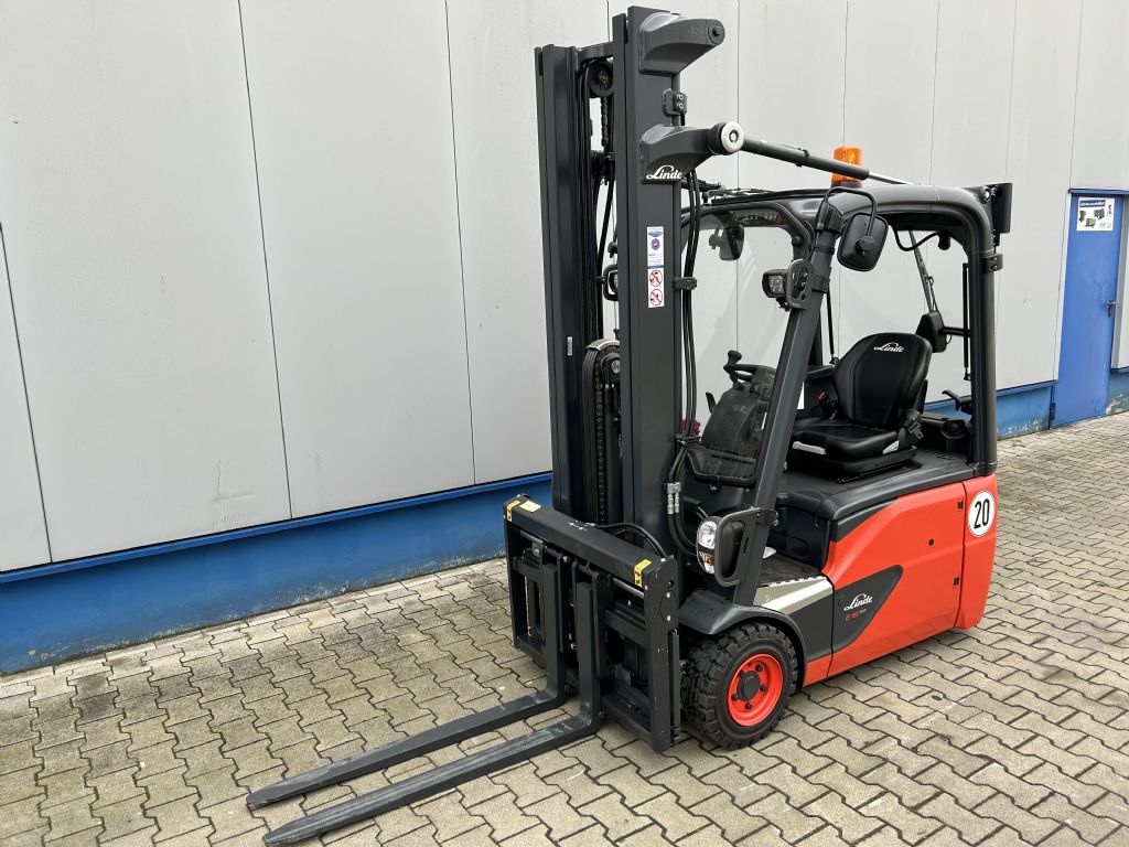 Linde E16-02 Elektro 3 Rad-Stapler www.isfort.com