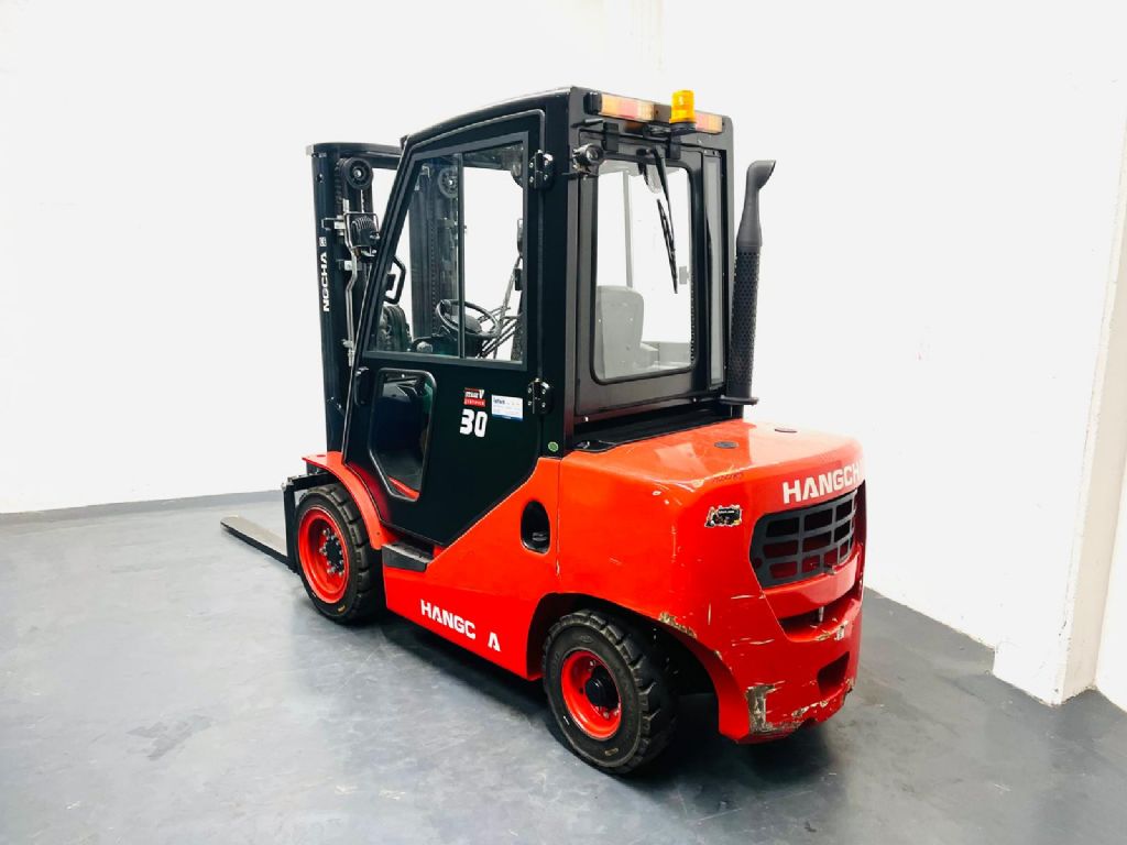 Hangcha CPDC30 Diesel Forklift www.isfort.com Hangcha CPDC30 Diesel Forklift www.isfort.com